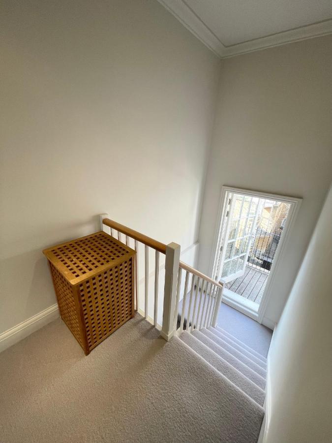Victoria Maisonette Apartment Лондон Екстер'єр фото