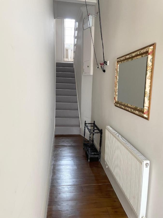 Victoria Maisonette Apartment Лондон Екстер'єр фото